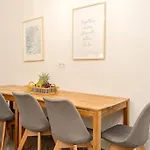 Next To Augarten, Gorgeous Interior Close To Inner City