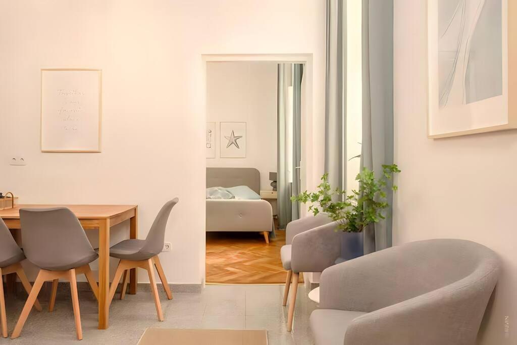 Next To Augarten, Gorgeous Interior Close To Inner Apartment